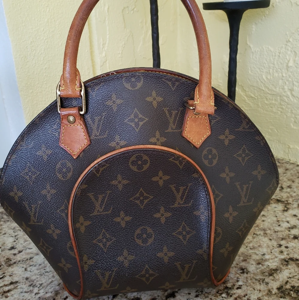 Louis Vuitton Monogram Ellipse PM - Picture 3 of 9